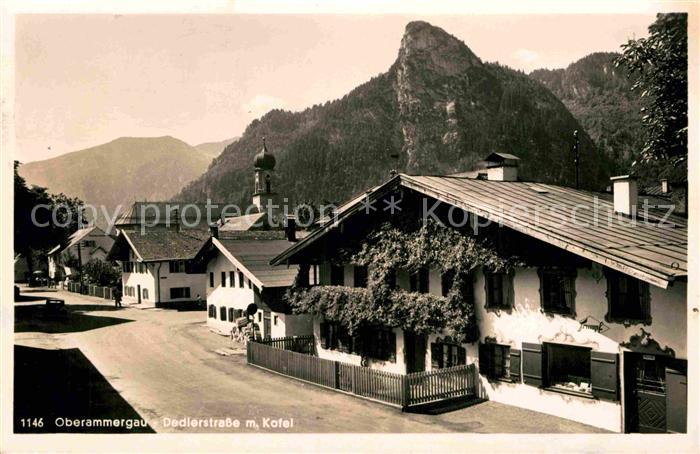 OBERAMMERGAU Bayern Dedlerstrasse mit Kofel Ammergauer Alpen