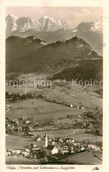 Pfronten Ostallgaeu Bayern mit Falkenstein und Zugspitze Wettersteingebirge Flie