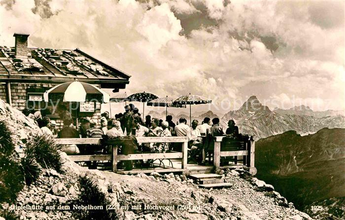 Nebelhorn Gipfelhuette mit Hochvogel Alpenpanorama