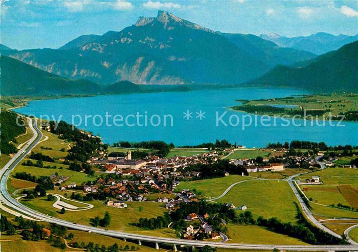 Mondsee Salzkammergut Autobahn Salzburg Wien See Alpenpanorama Fliegeraufnahme