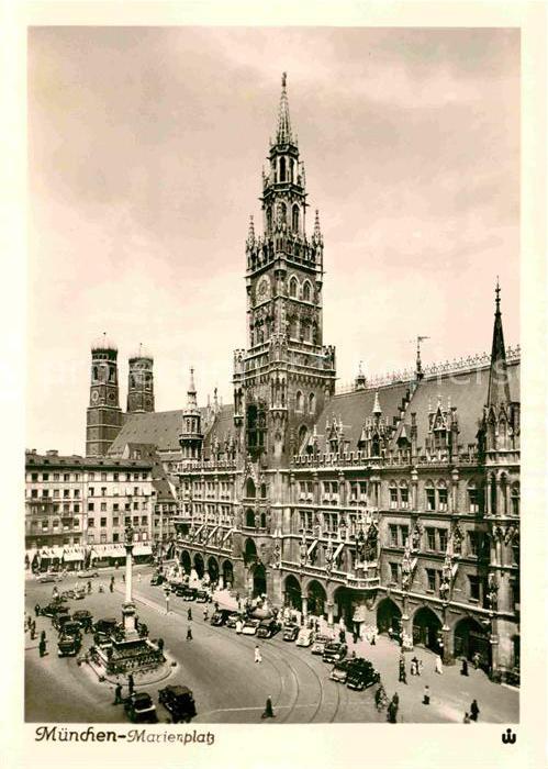 Muenchen Bayern Marienplatz Rathaus Frauenkirche