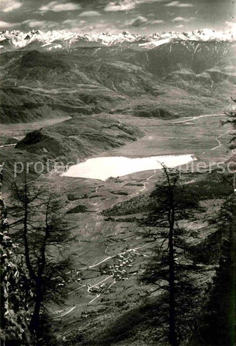 Kalterer See Suedtirol Blick vom Penegal auf den Kalterersee Alpenpanorama
