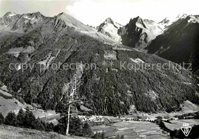 Kals Grossglockner mit Blick zur Riegelhuette Alpenpanorama