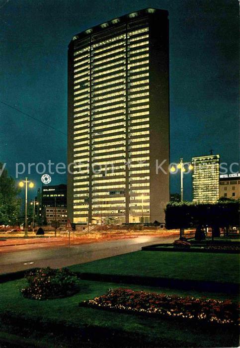 Milano Grattacieli Pirelli e Galfa di notte Wolkenkratzer