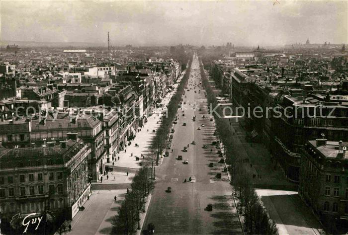 Paris Avenue des Champs Elysees vue prise de l'Arc de Triomphe