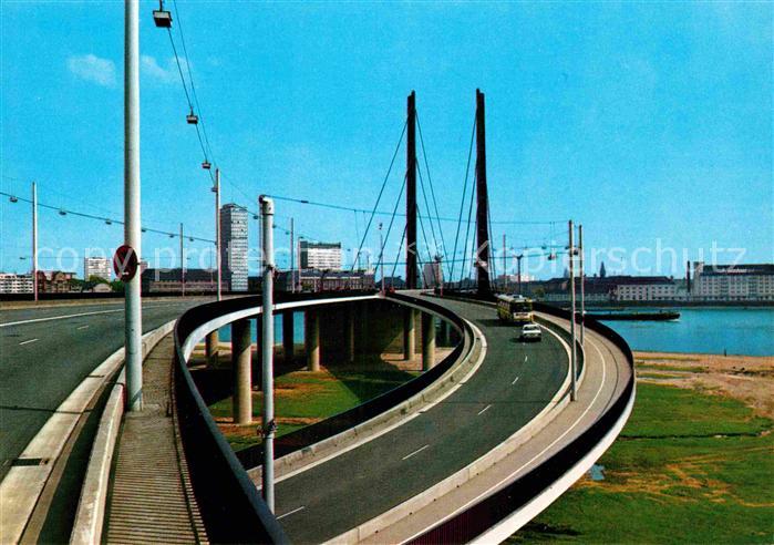 DuessELDORF  CITY Rheinkniebruecke