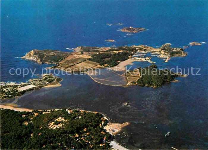Le Brusc Vue aerienne du port de l'Ile des Embiez