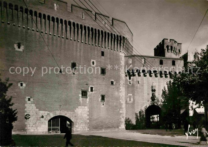 Perpignan La Castillet et la porte Notre Dame