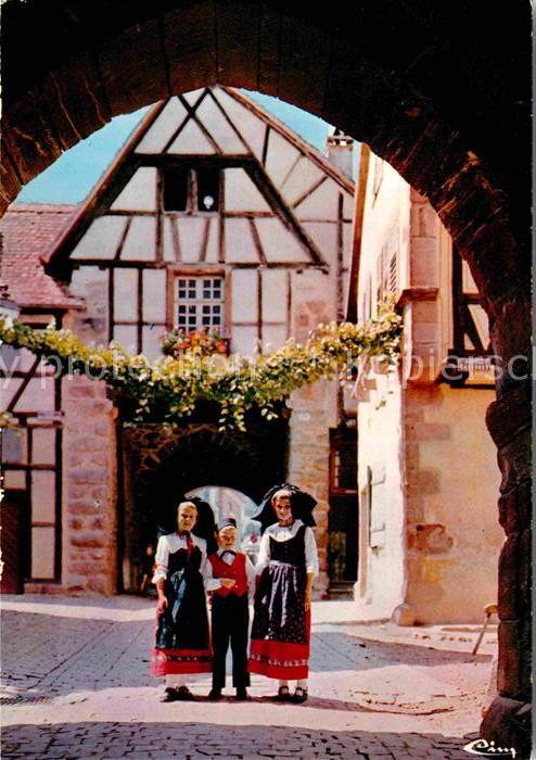 Riquewihr Haut Rhin Folklore Alsacien Sur la route du vin