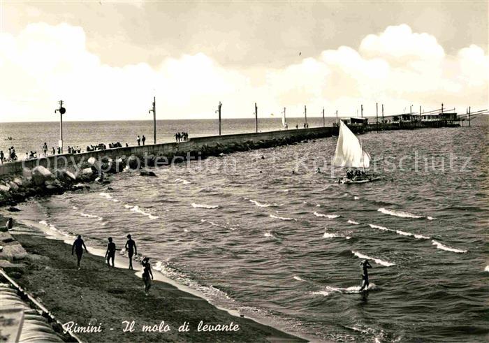 Rimini Molo di Levante Hafendamm