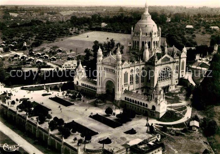 Lisieux Basilique et l'Esplanade Vue Aerienne