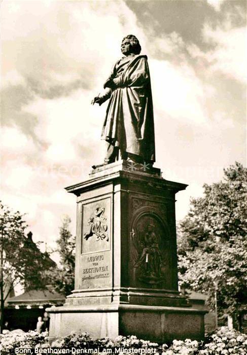 Bonn Rhein Beethoven-Denkmal am Muensterplatz