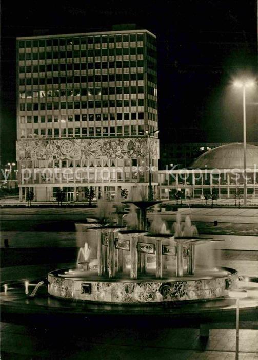BERLIN  CITY Haus des Lehrers und Brunnen vom Alexanderplatz bei Nacht
