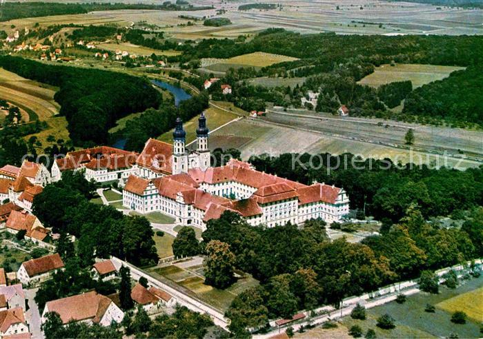Obermarchtal Klosterkirche mit Blick auf Rechtenstein Fliegeraufnahme