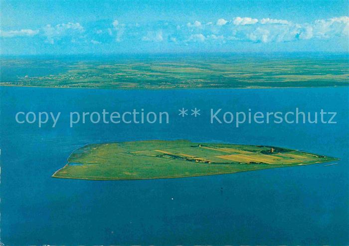Insel Neuwerk Luftaufnahme von Nordwesten im Hintergrund Festland mit Cuxhaven