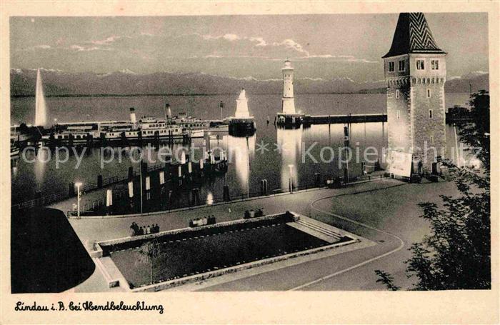 Lindau Bodensee Hafen in Abendbeleuchtung