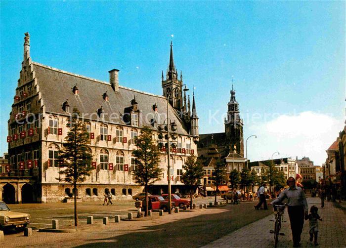 Gouda Stadhuis Zijkant en Sankt Jan