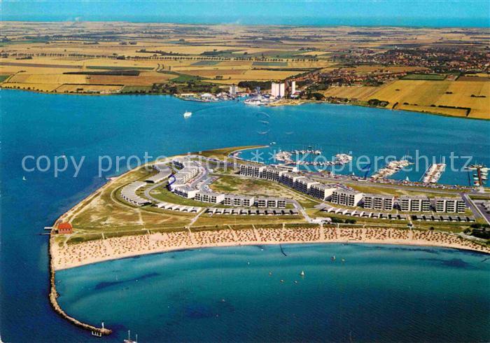 Burg Fehmarn Fliegeraufnahme mit Strand