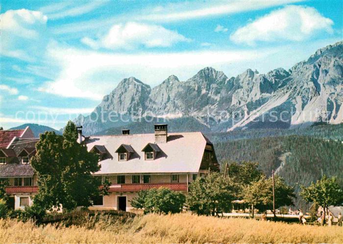 Schladming Obersteiermark Gasthaus Moser mit Dachsteinergruppe