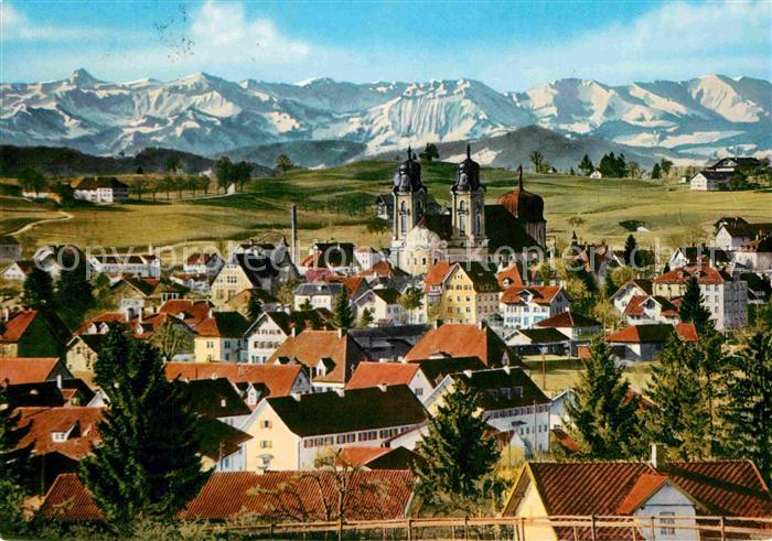 Lindenberg Allgaeu mit Kirche und Alpen