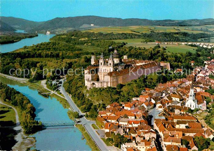 Melk Donau Fliegeraufnahme Wachau Benediktinerstift Donaupartie