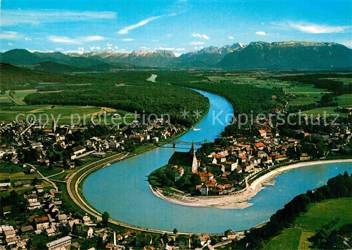 Laufen Salzach mit Blick auf Salzburger Alpen Fliegeraufnahme