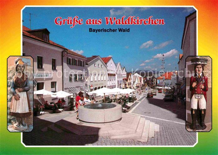 Waldkirchen Niederbayern Marktplatz Figuren Luftkurort im Bayerischen Wald