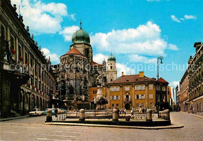 PAssAU Bayern Residenzplatz mit Blick zum Dom