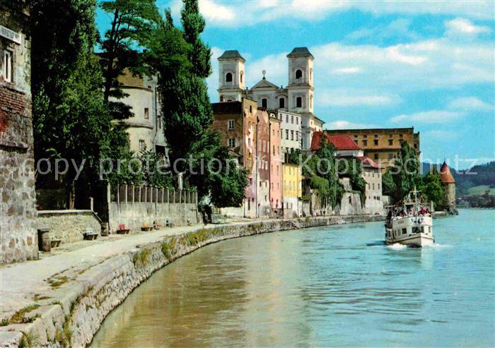 PAssAU Bayern Partie am Inn Ausflugsdampfer Kirche