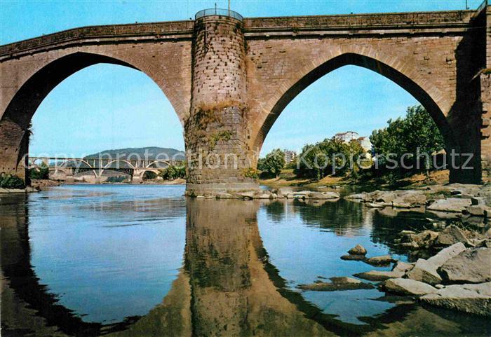Ourense Puente Viejo sobre el rio Mino
