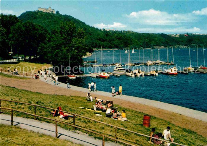 Edersee Partie am See mit Blick zum Schloss Waldeck