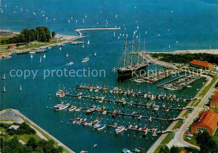 Travemuende Ostseebad Hafen Segelschulschiff Viermaster Fliegeraufnahme