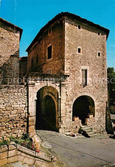 Barjac Gard Vieux porche et ancienne demeure a prox