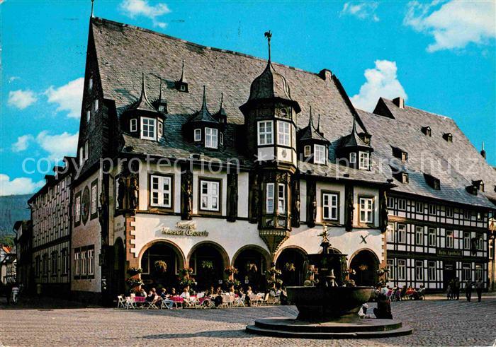 GOSLAR Harz Niedersachsen Marktplatz mit Hotel Kaiserworth Brunnen