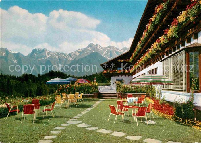Sonthofen Oberallgaeu Kur und Sporthotel Allgaeuer Berghof Gartenterrasse Alpen
