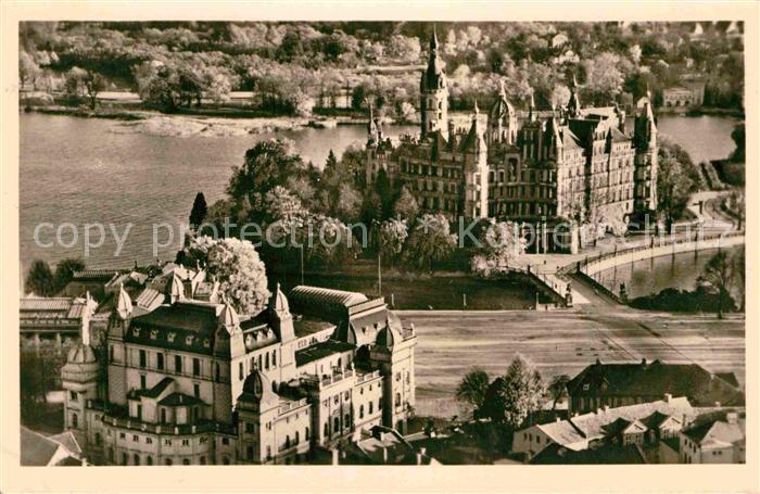 Schwerin Mecklenburg Theater und Schloss Fliegeraufnahme