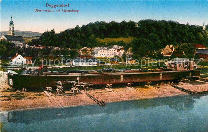 Deggendorf Donau Ufervorstadt mit Geiersberg Altes Schiff Schiffswrack