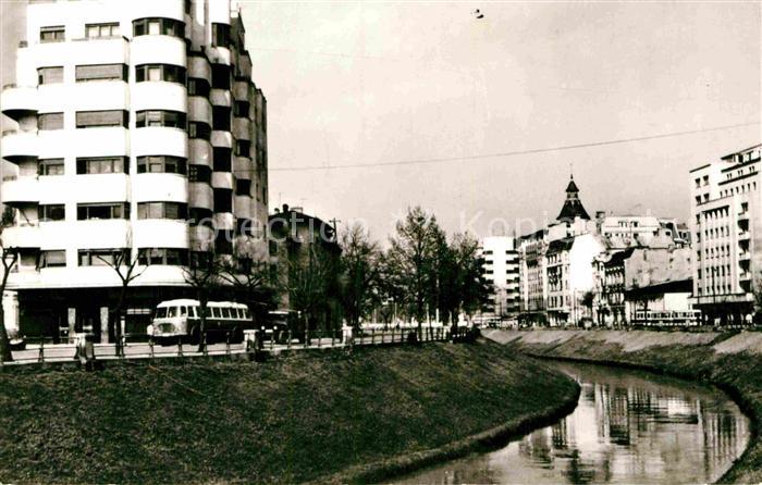 Bucuresti Bukarest Bucaresti RO Pe Cheiul Dimbovitei Kai