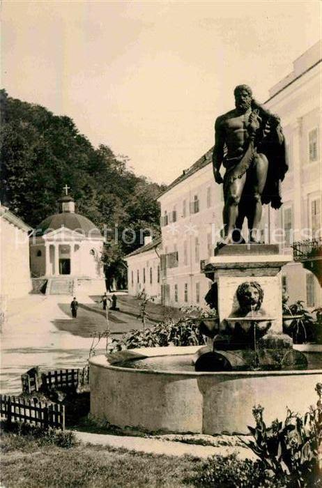 Baile Herculane Statuia lui Hercule si domul Herkules Statue