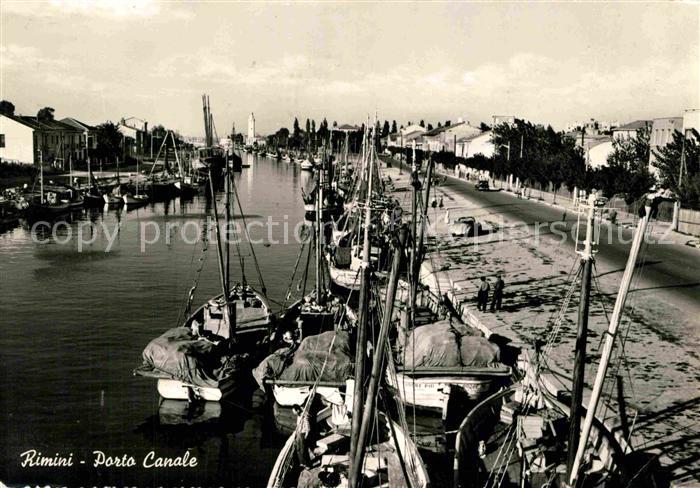 Rimini Porto Canale Hafenkanal Fischerboote