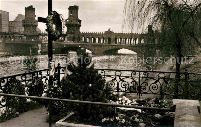BERLIN  CITY Mahnmal Oberbaumbruecke