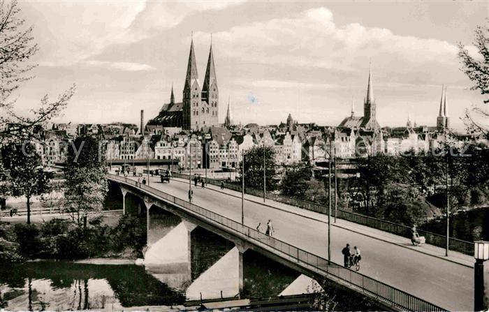 LueBECK  CITY Marienbruecke