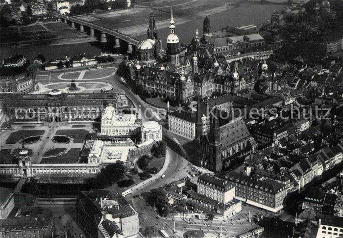 DRESDEN Elbe Fliegeraufnahme vor Zerstoerung 1945