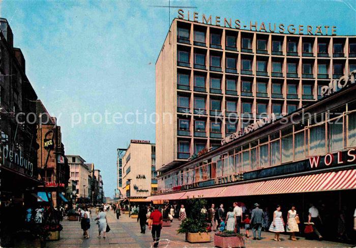 Essen Ruhr Kettwiger-Strasse mit Kettwiger-Torhaus