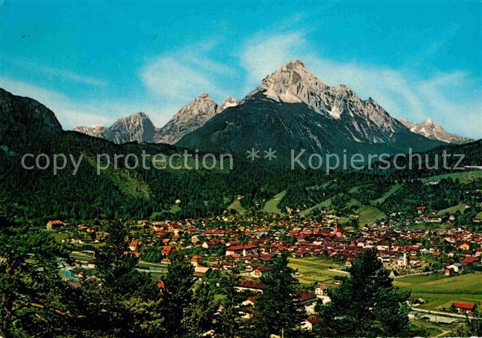 Mittenwald Karwendel Tirol gegen Mieminger Wettersteinspitze Alpspitze