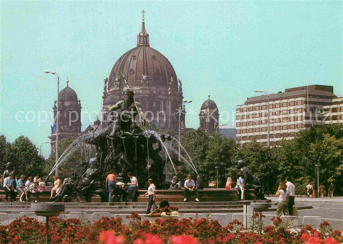 BERLIN  CITY Neptunbrunnen Dom