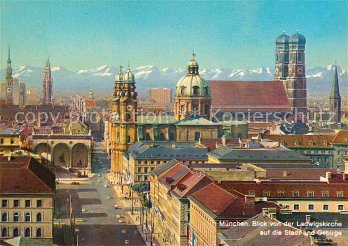 Muenchen Bayern Blick von Ludwigskirche auf Stadt und Alpen
