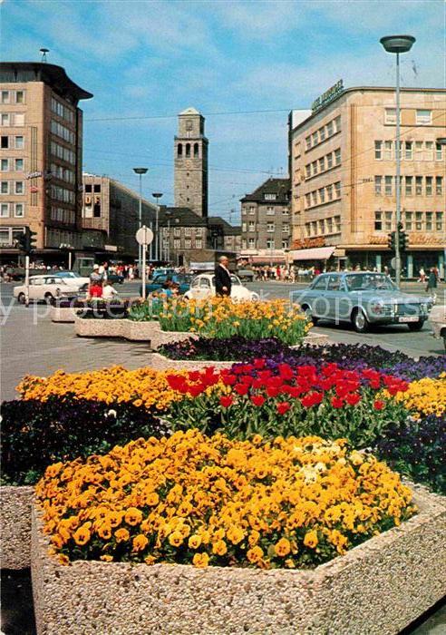 Muelheim Ruhr Blumenpracht auf der Berliner Platz Rathausturm