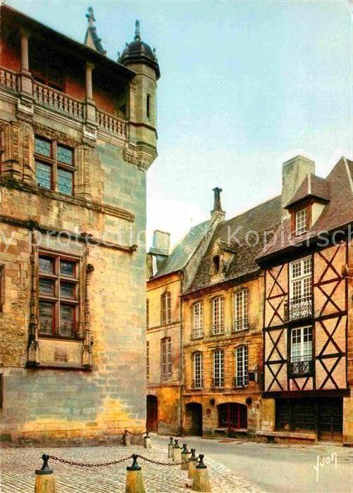 Sarlat-la-Caneda Place de l'Eglise Eveche Theatre Munici