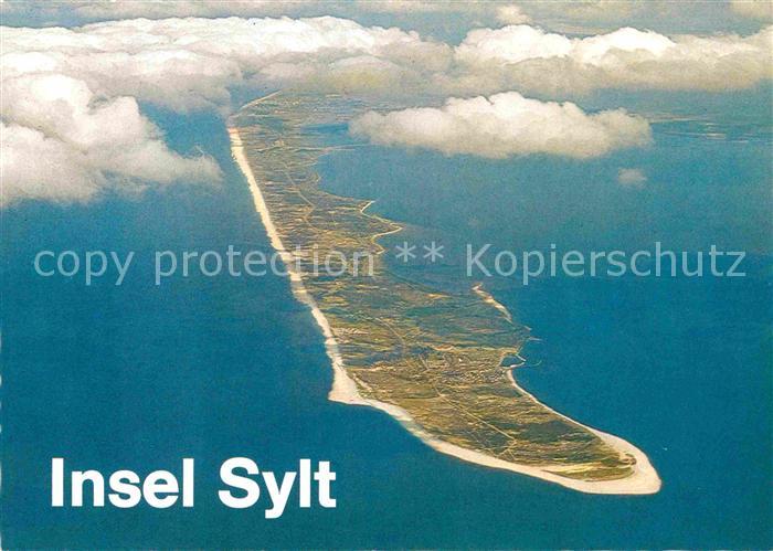 Insel Sylt Blick von Sueden aus den Wolken aus etwa 3000 m Hoehe Luftaufnahme